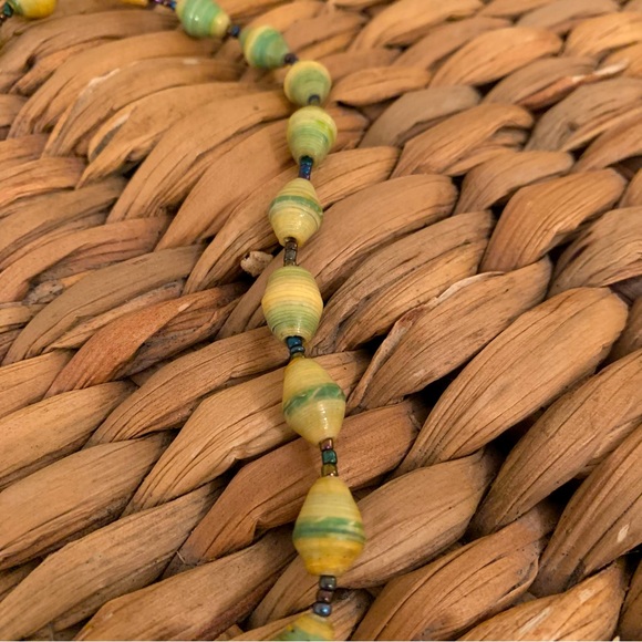 Rolled Paper Beaded Necklace with Screw Connector - Picture 3 of 6